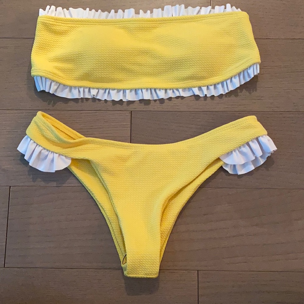 NEW Zaful Bandeau Bikini with White Ruffle Trim M